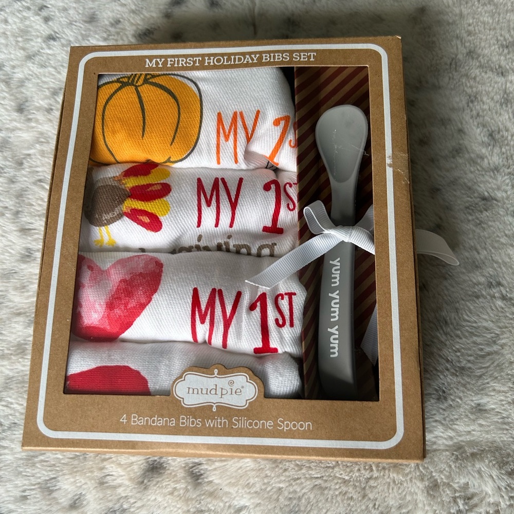 My first holiday Bibs set